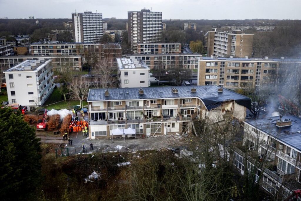 Collapsed building in The Hague: No more victims found in night searches