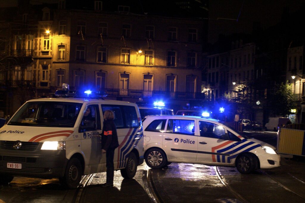 Brussels police shot at with fireworks in Neder-Over-Heembeek