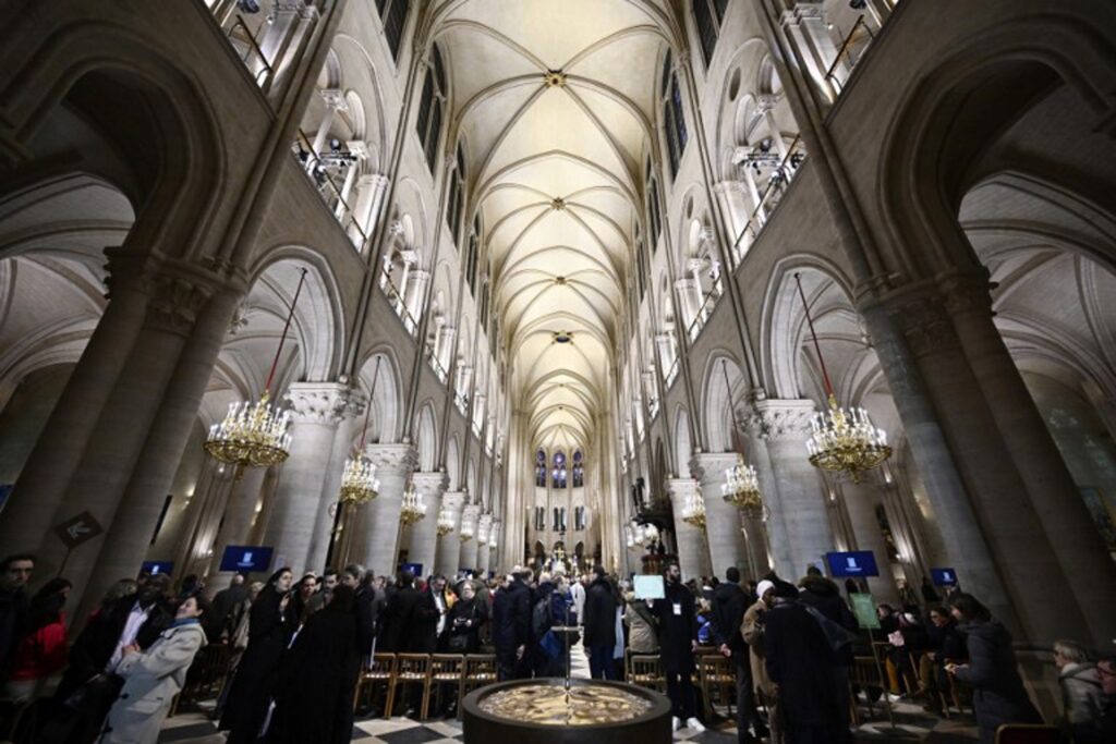 First mass at Notre-Dame de Paris since the fire in 2019