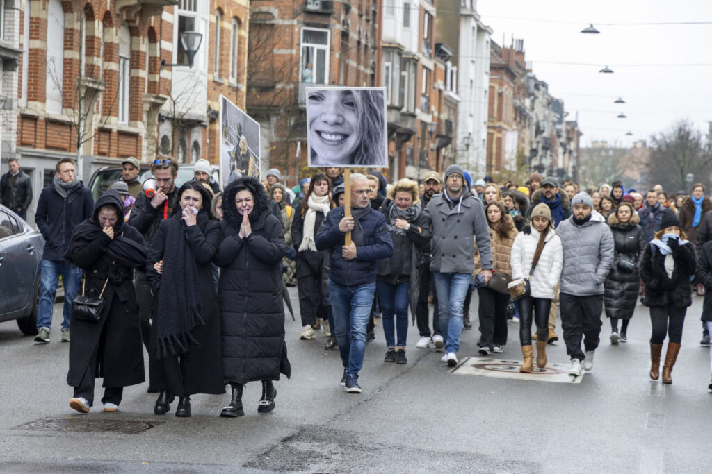 100 people gather in Schaerbeek in tribute to stabbing victim