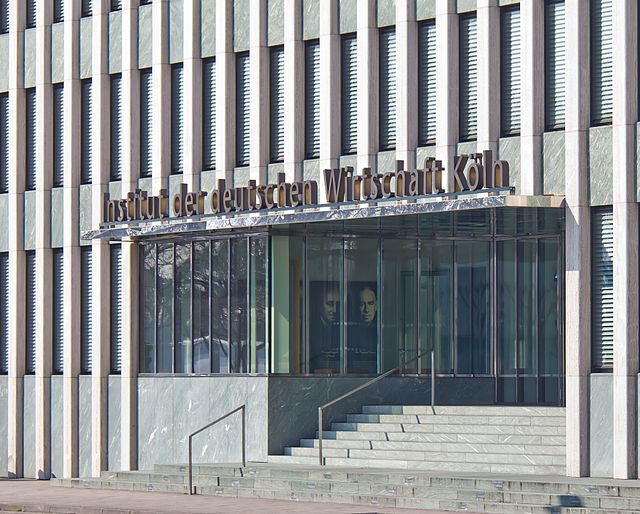 More German businesses forecast job cuts next year