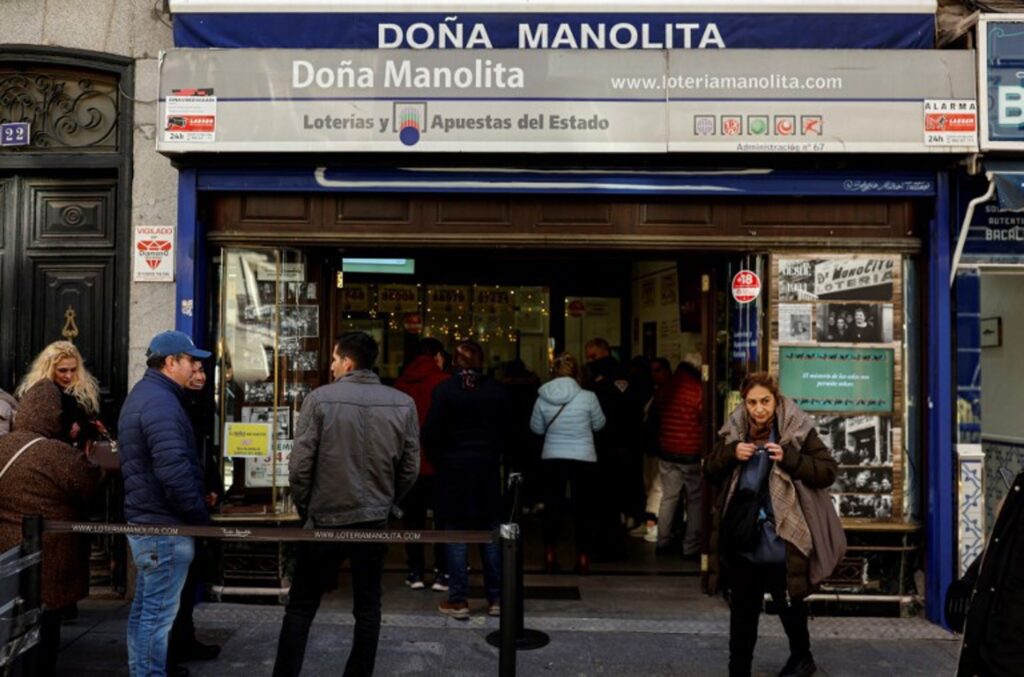 €2.7 billion up for grabs in Spain's 'El Gordo' Christmas lottery