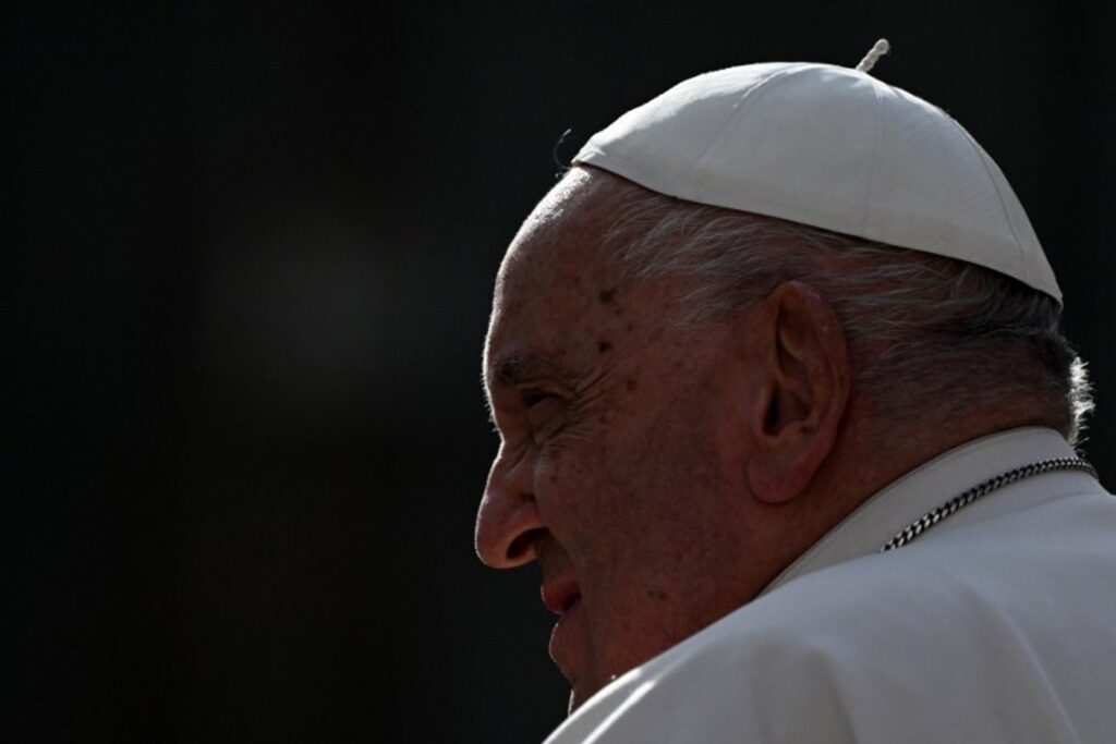 Pope urges Lebanon to elect a president
