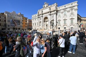 Tourism accounts for 8.8% of global greenhouse gas emissions, study shows