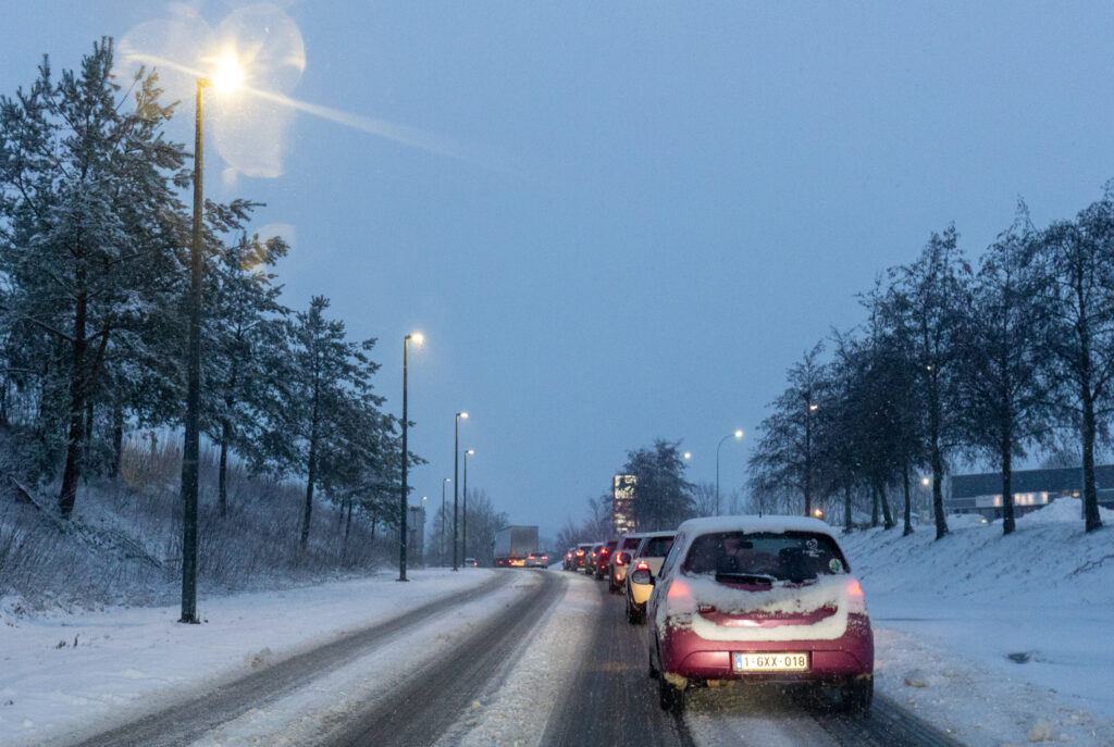 Wallonia warns motorists of slippery conditions due to snowfall