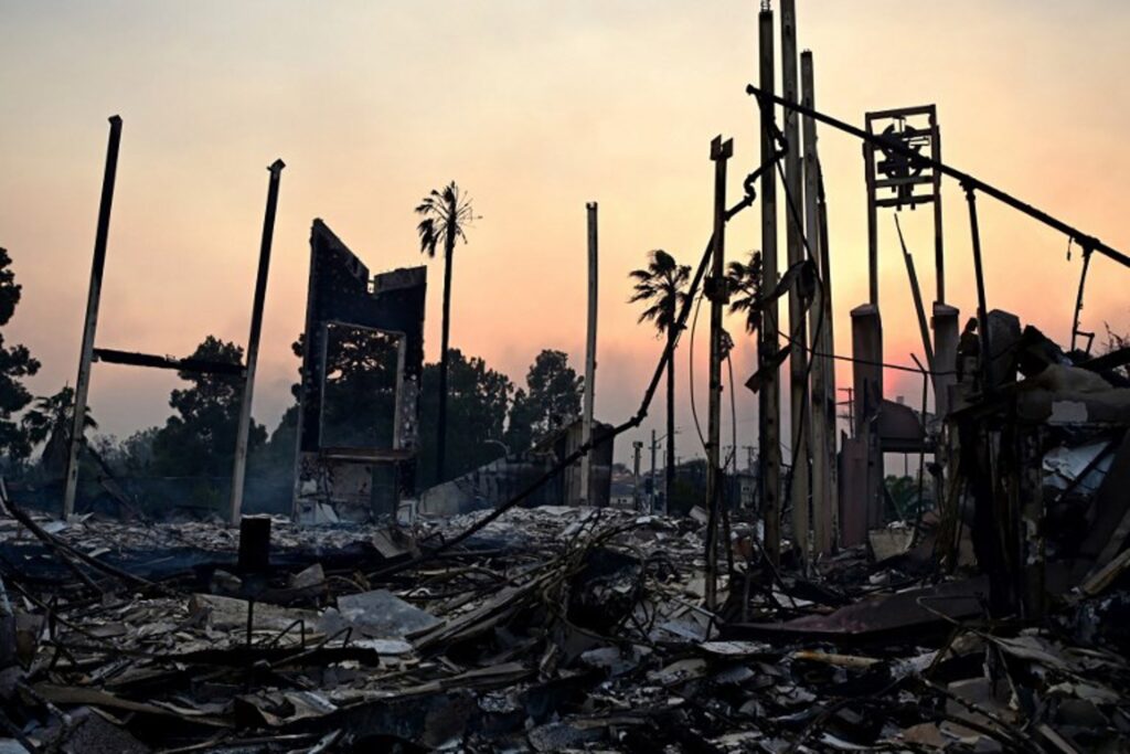 California fires: Sunset Boulevard ravaged, Hollywood logo under threat