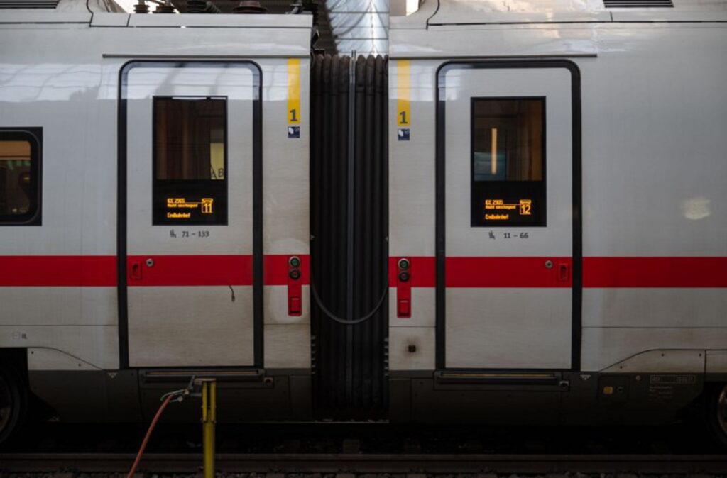 Man survives after clinging to cables on train travelling at 282 km/hr