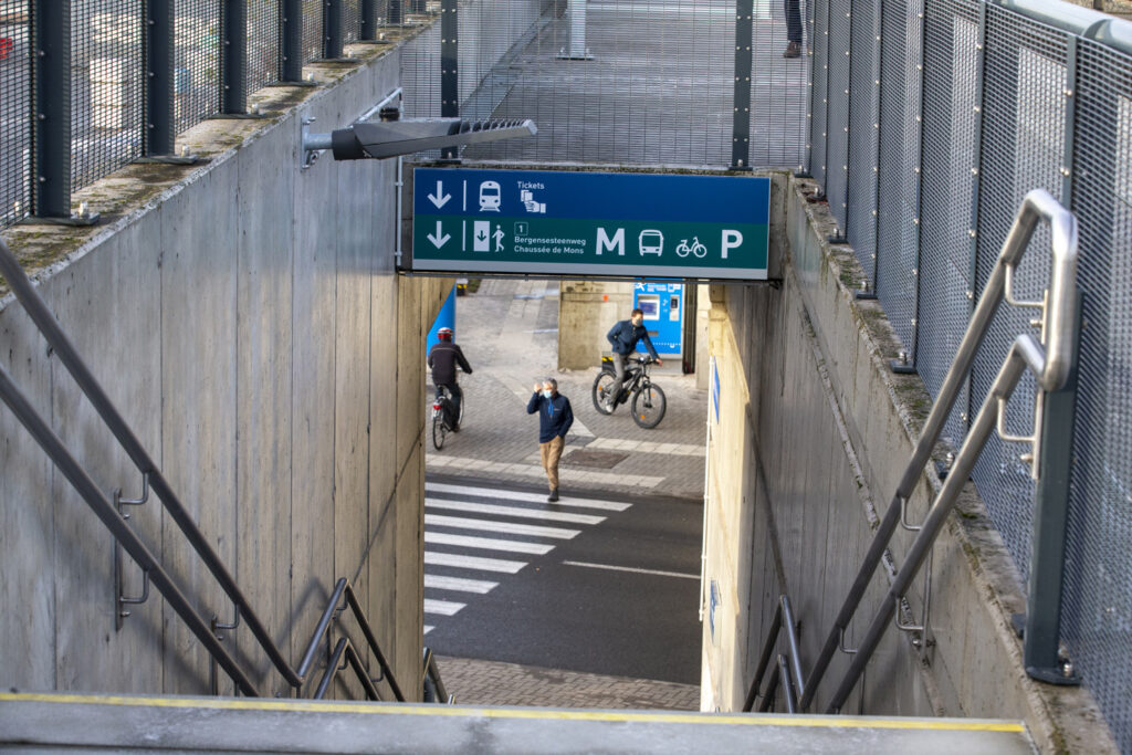 Wheelchair access plans for train stations need to be stepped up, legislator says