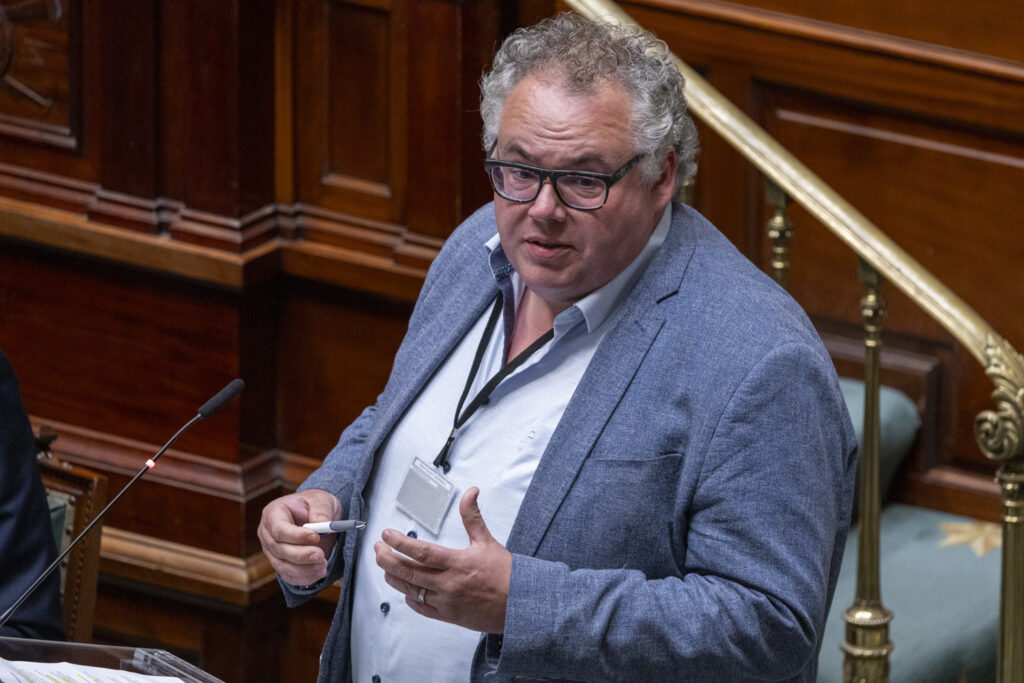 Asylum seekers see places in local reception initiatives fall by 30%