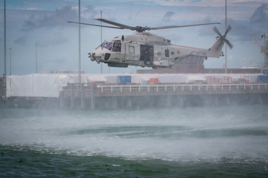 Army helicopter cuts electricity cable near Namur, homes without power