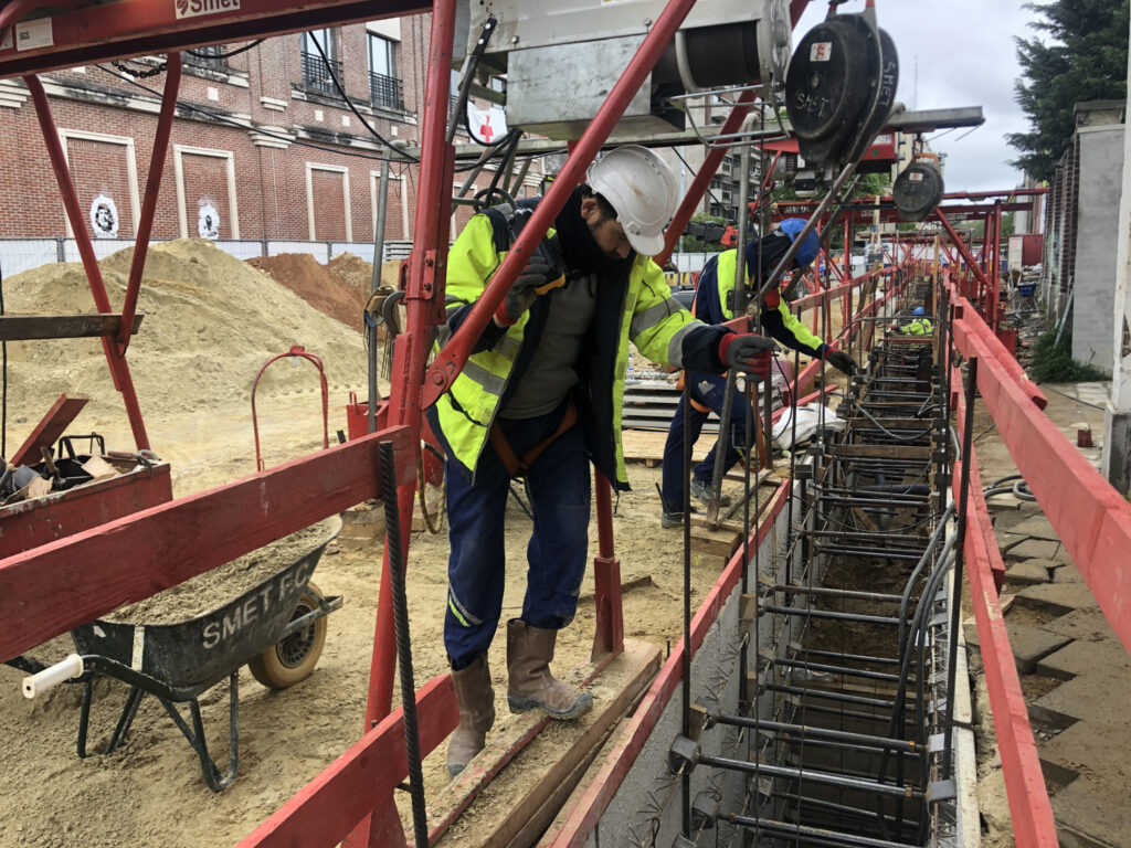 Work accidents in construction industry fell again in 2023