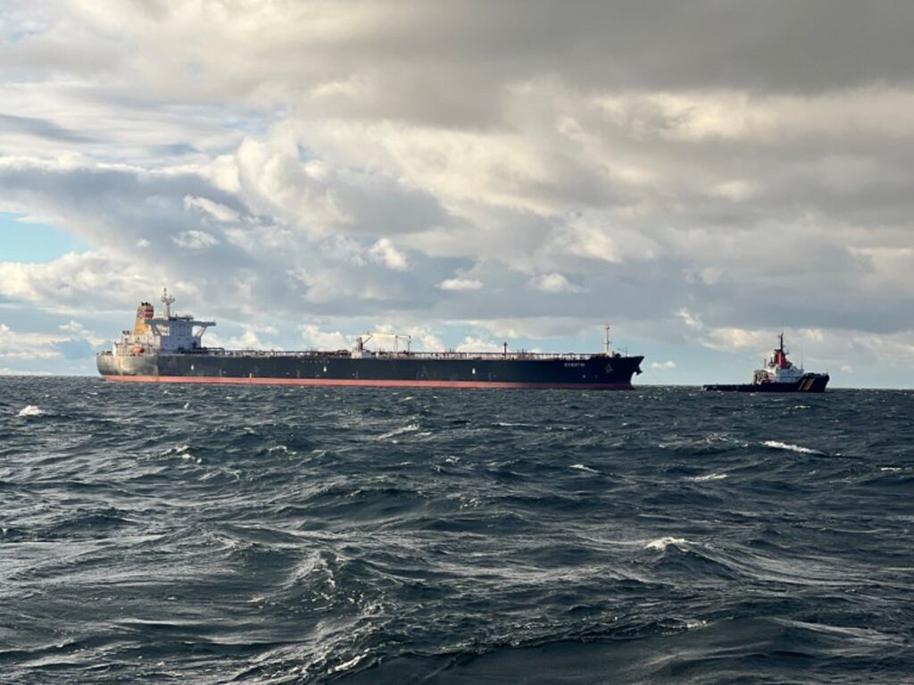 Suspected oil tanker from Russian 'shadow fleet' rescued by Germany