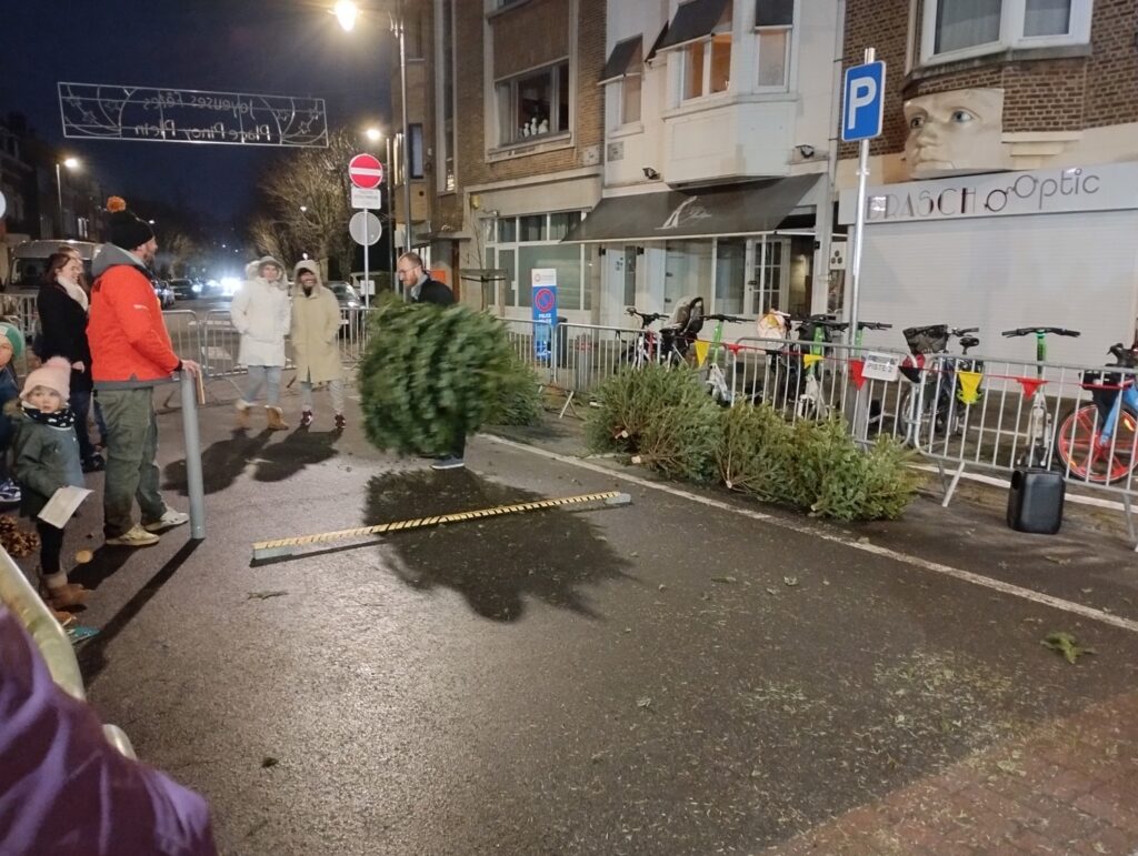 Man wins Belgian Christmas tree throwing championships