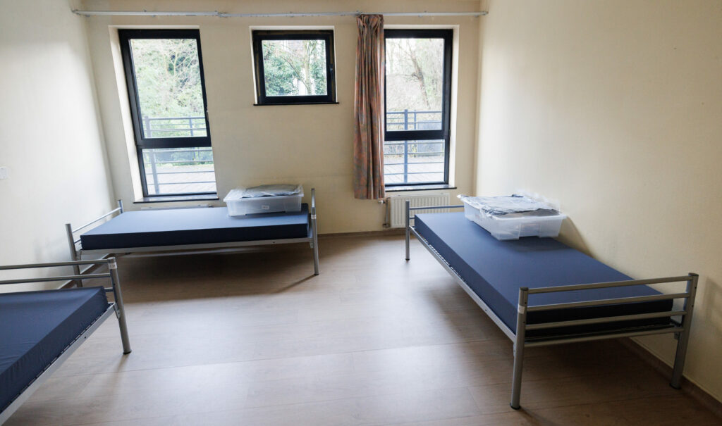 Altercation between residents of a Red Cross centre, one injured