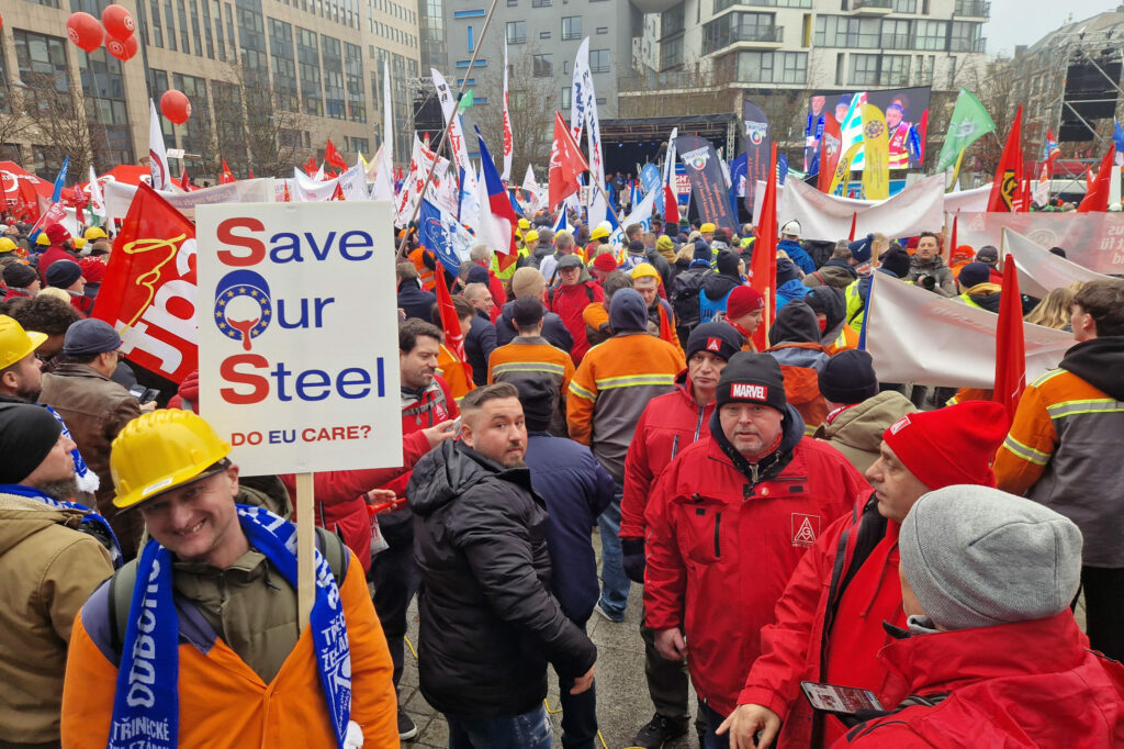 Thousands of EU steelworkers in Brussels to demand 'solid' industrial plan