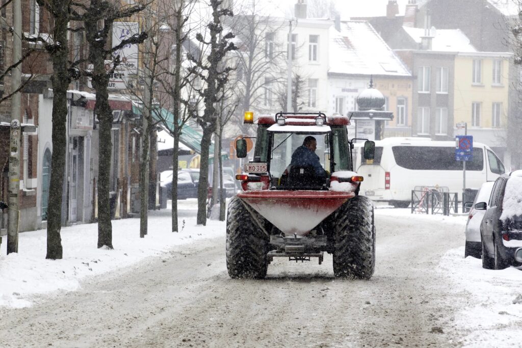 Flemish Environment Minister warns against using urea as a de-icing agent
