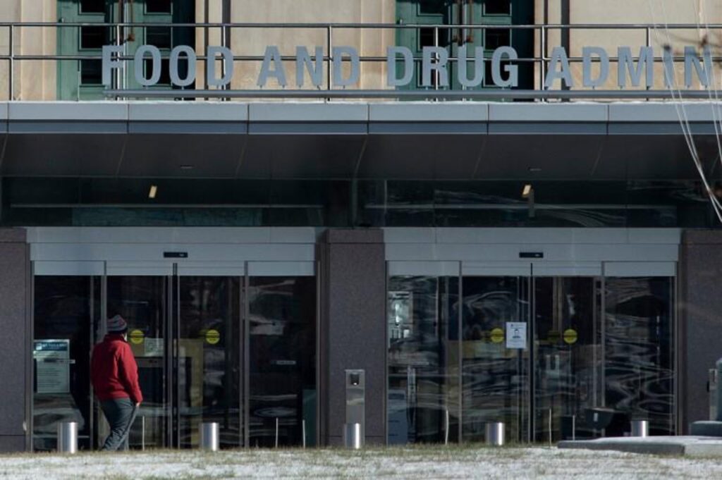 USA: Top official resigns in protest at mass redundancies