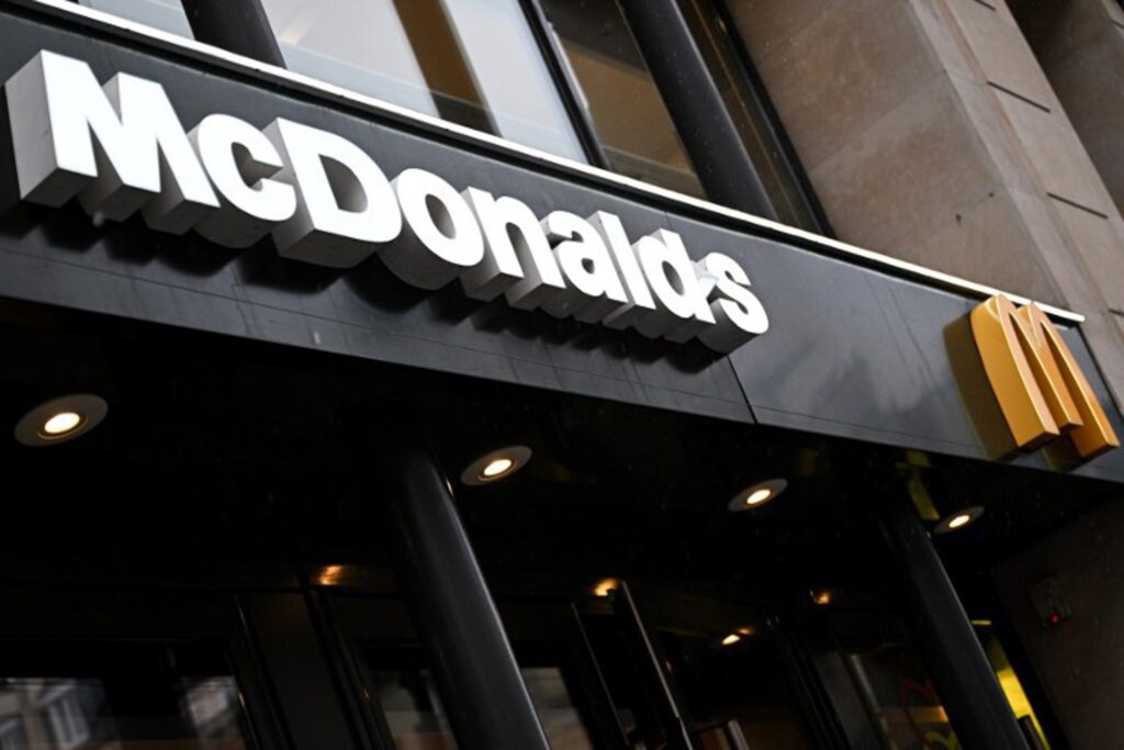 McDonald's loses ground in US, but rebounds in Middle East and Japan