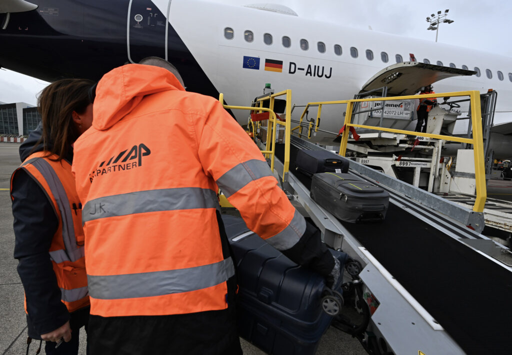 Brussels Airport launches search for passenger, baggage and cargo handlers