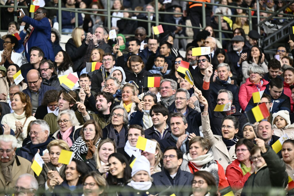 'He did good deeds right until the end' - Catholics in Belgium react to Pope's death