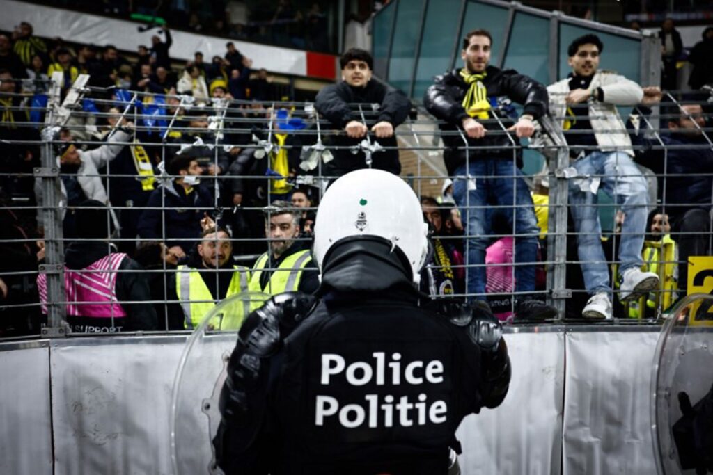Five people arrested after brawl at Anderlecht-Fenerbahçe match