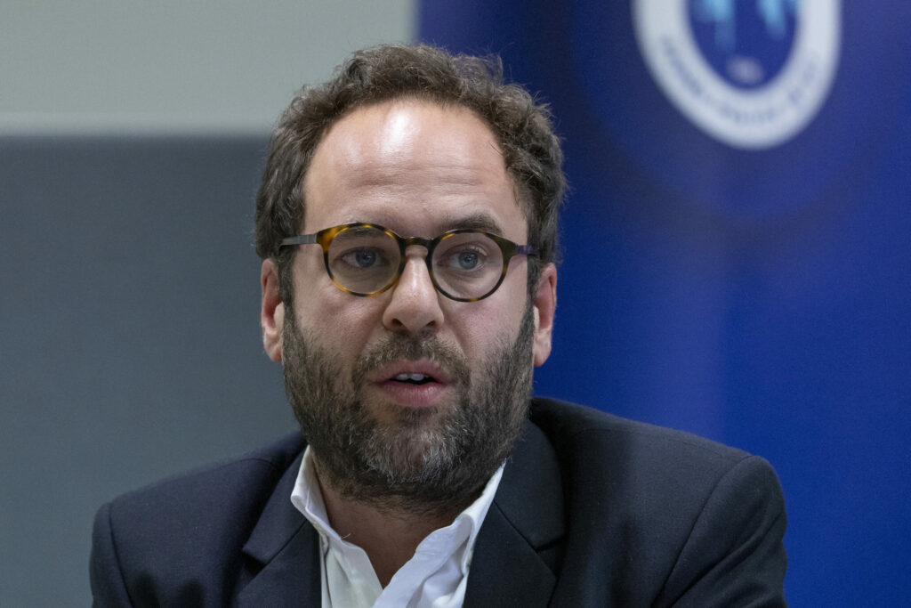 ‘Stop playing games’: Forest Mayor urges boost in federal police funding after latest shooting