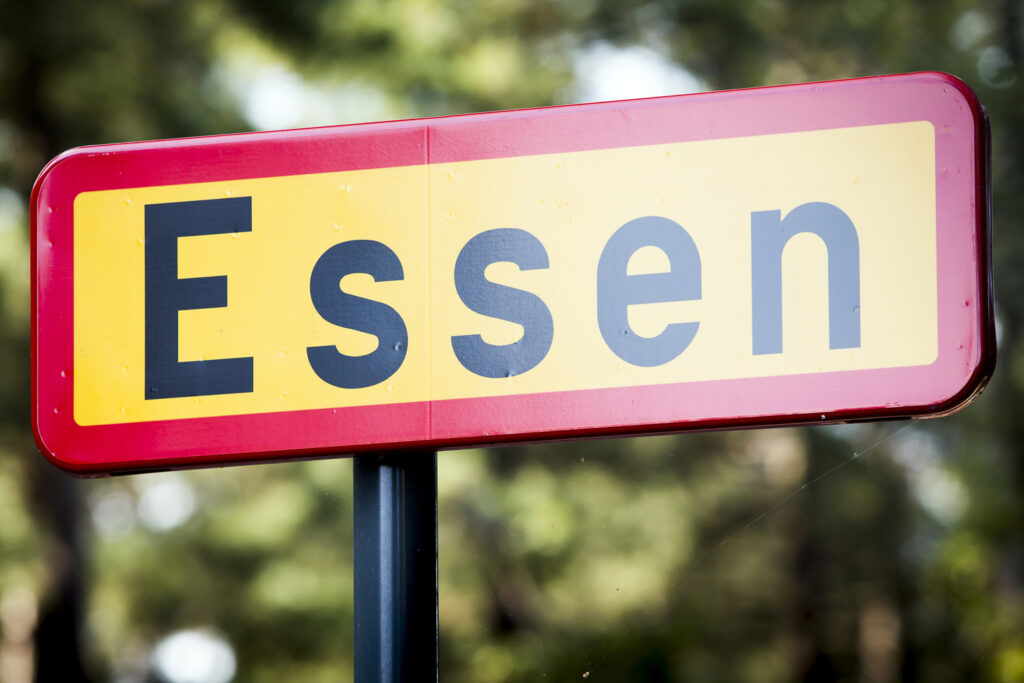Fireworks injure football players in Essen