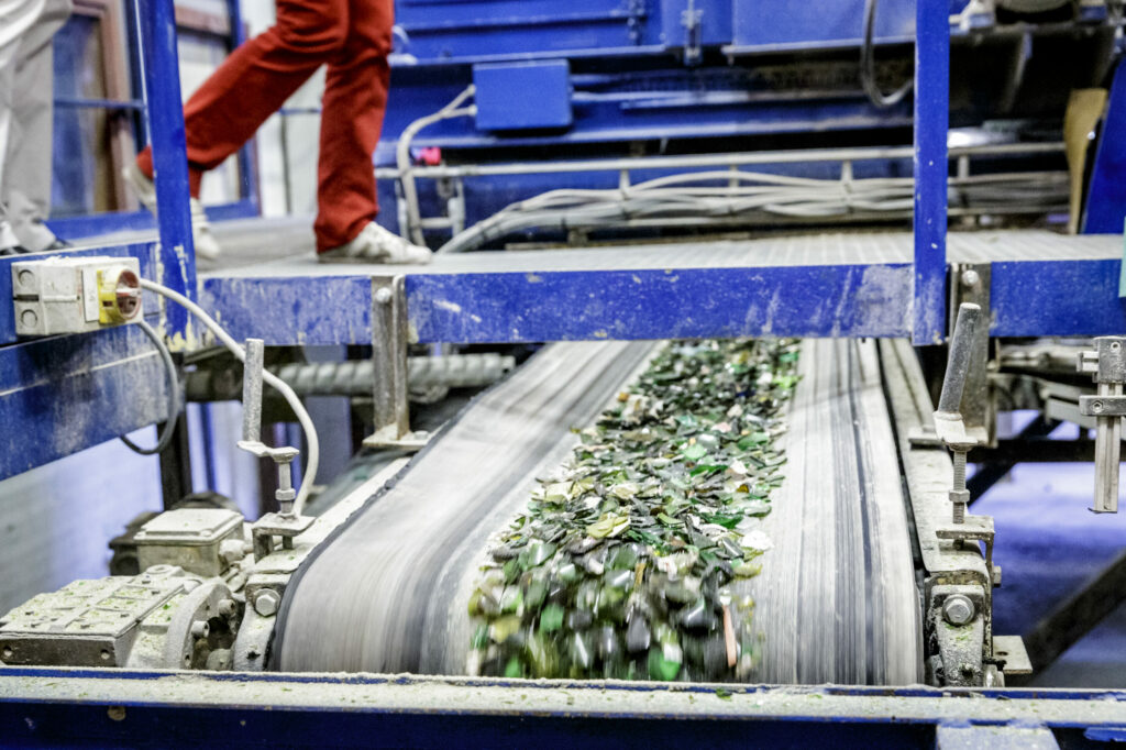 Conveyor belt seriously injures factory worker in Ghent