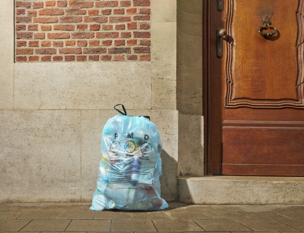 Sorting errors rise in blue bags due to 'careless' sorting in large cities