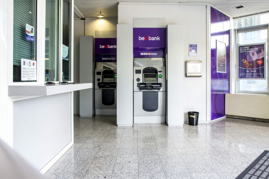 Drug dealers set up shop in Brussels bank branch