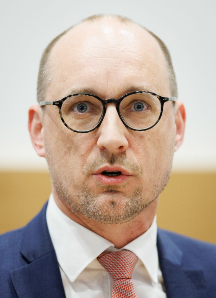 Council of Ministers agrees to tighten spending reviews