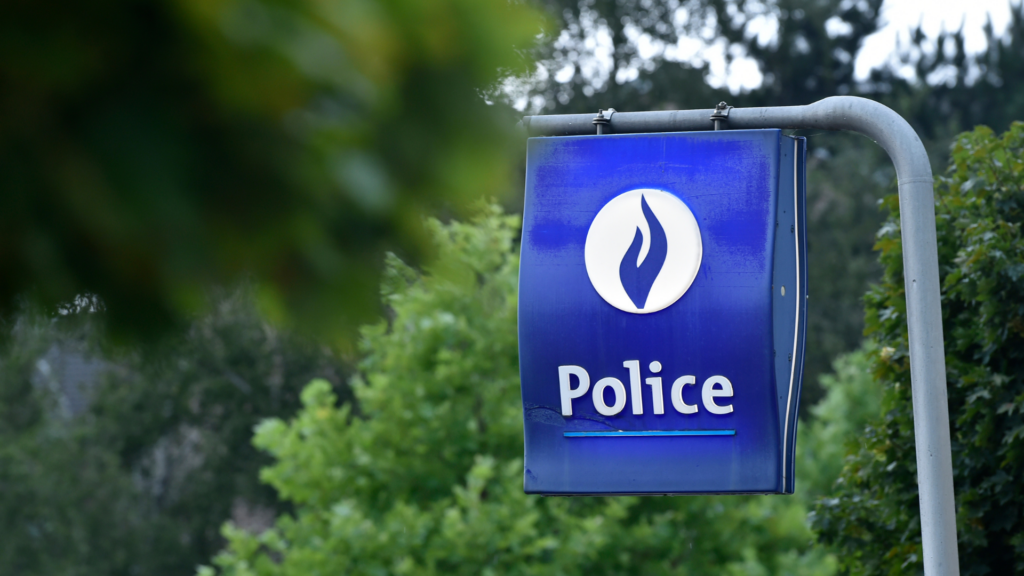 Man shot three times in Charleroi - suspect still at large