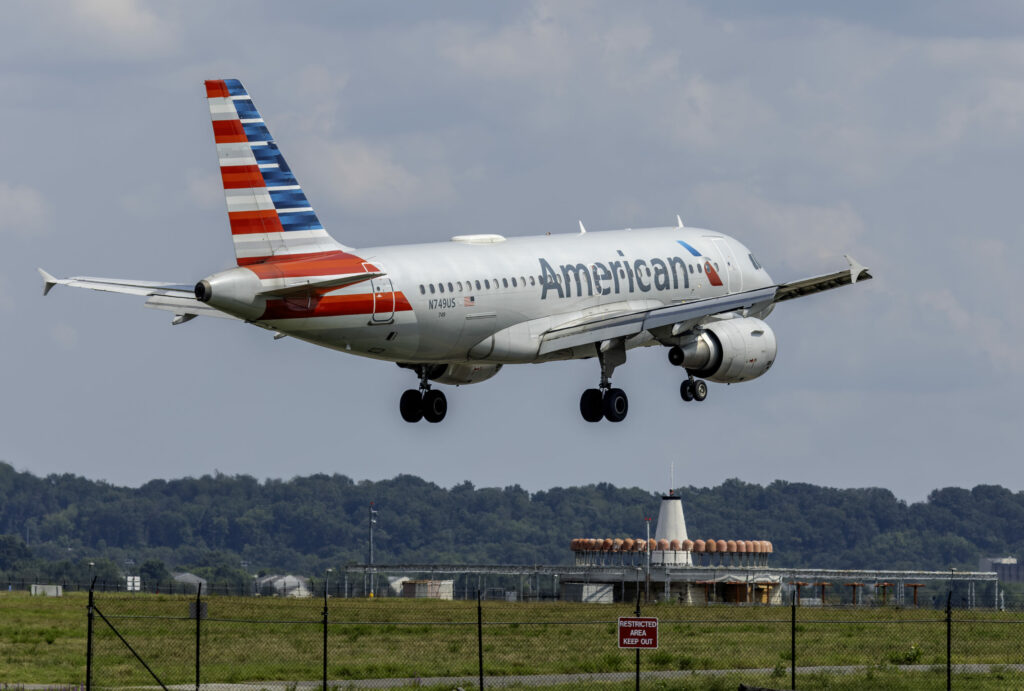 Flight routes around Washington DC pose safety risk, report shows