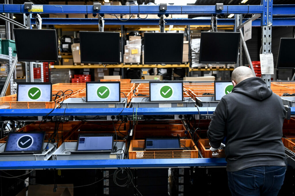 EU probes Flemish government laptop procurement scheme