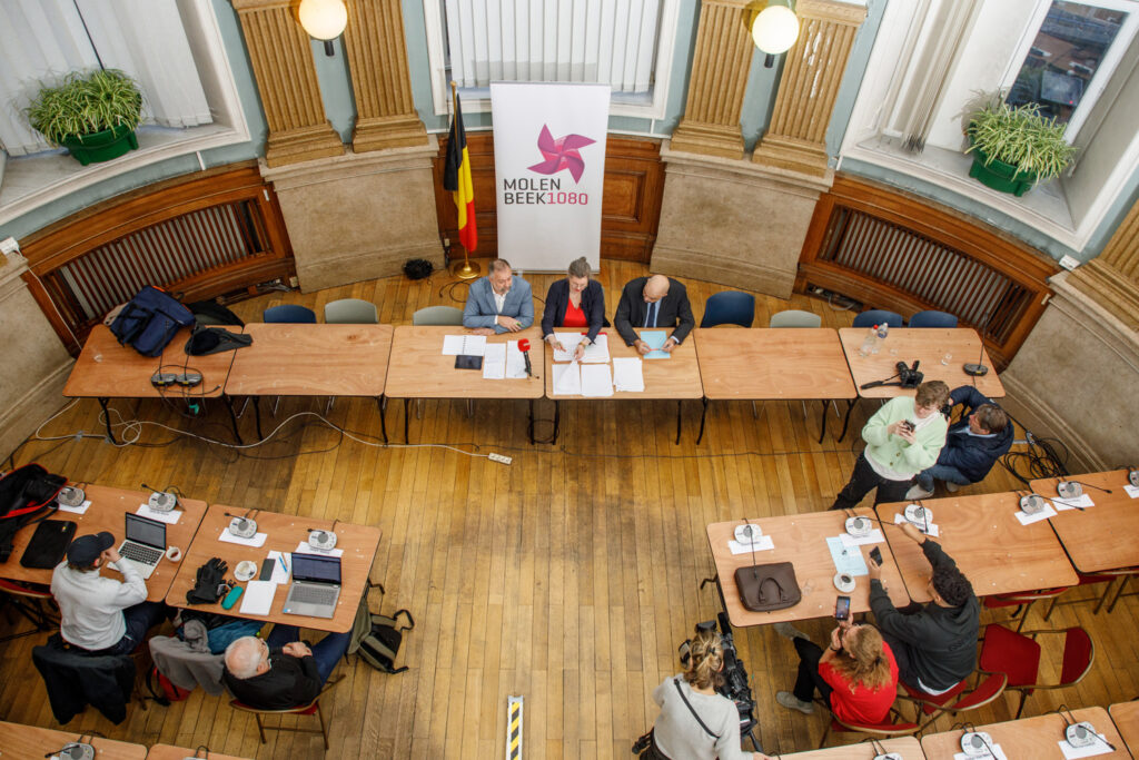 Continued absence of Molenbeek mayor sparks calls for extraordinary council meeting