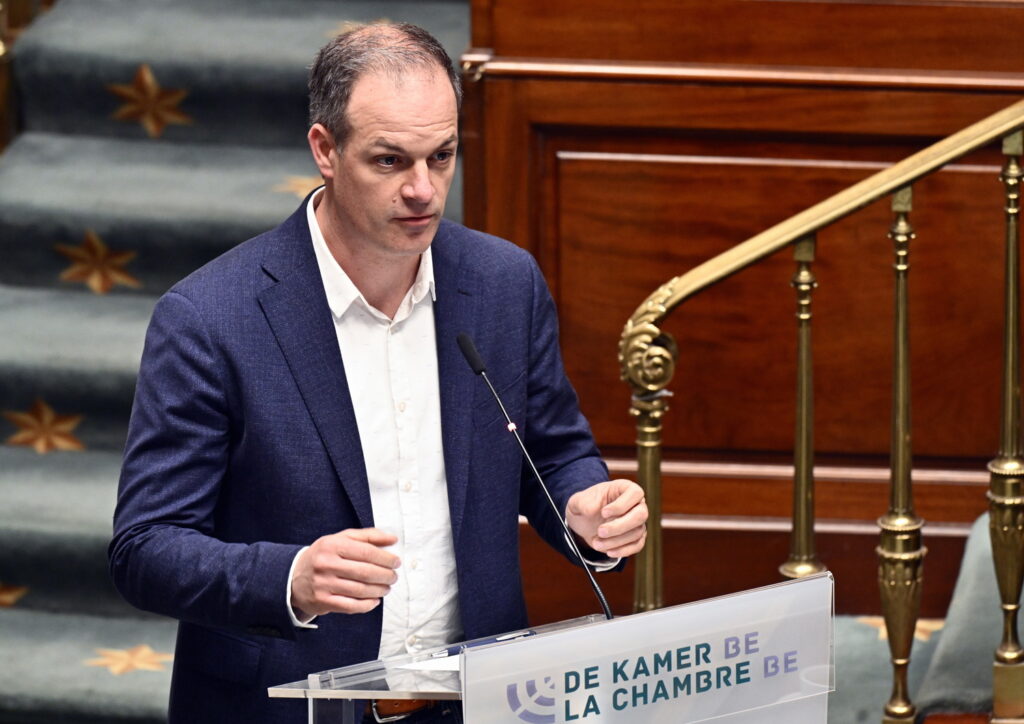 Flemish greens and liberals call for transparency in parliament