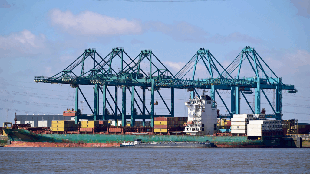 General strike: Almost 100 seagoing vessels yet to resume operations at port