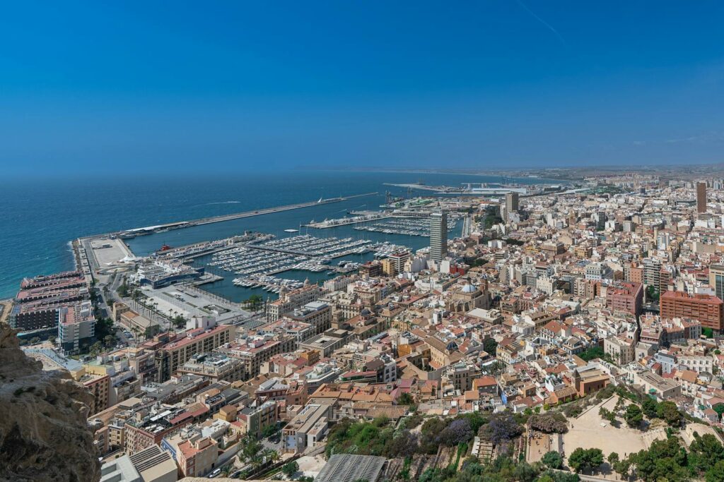 Belgian 69-year-old dies after falling off boat in Alicante