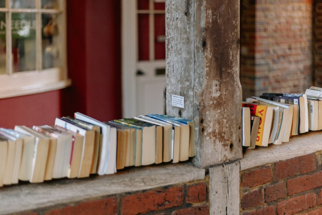 Second-hand book sales could soon earn authors royalties in France