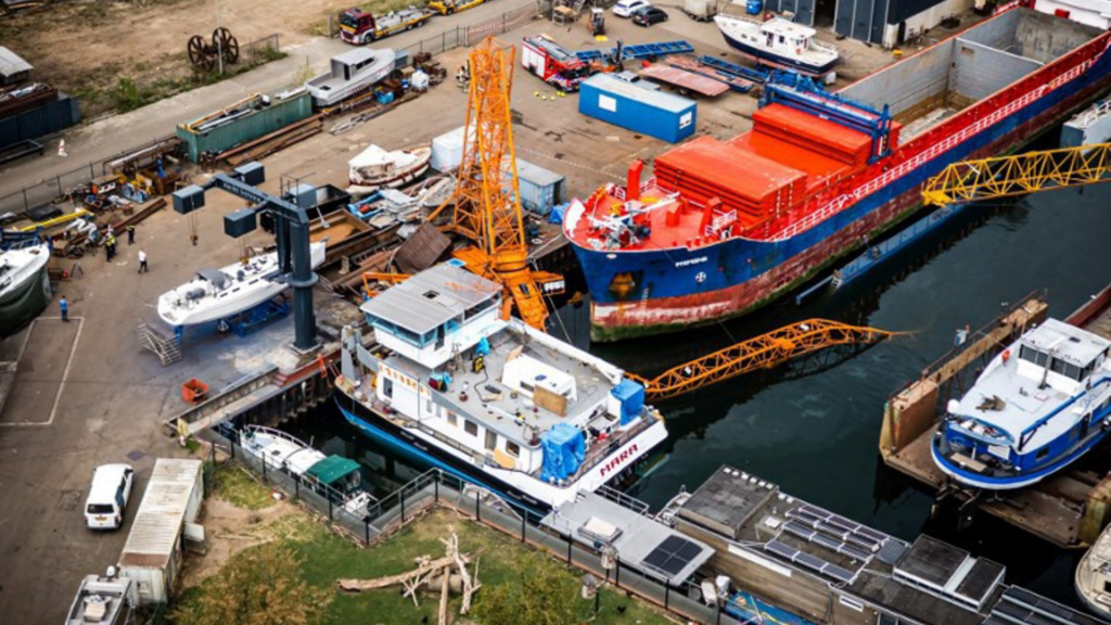 Crane accident in Dutch Limburg leaves two injured