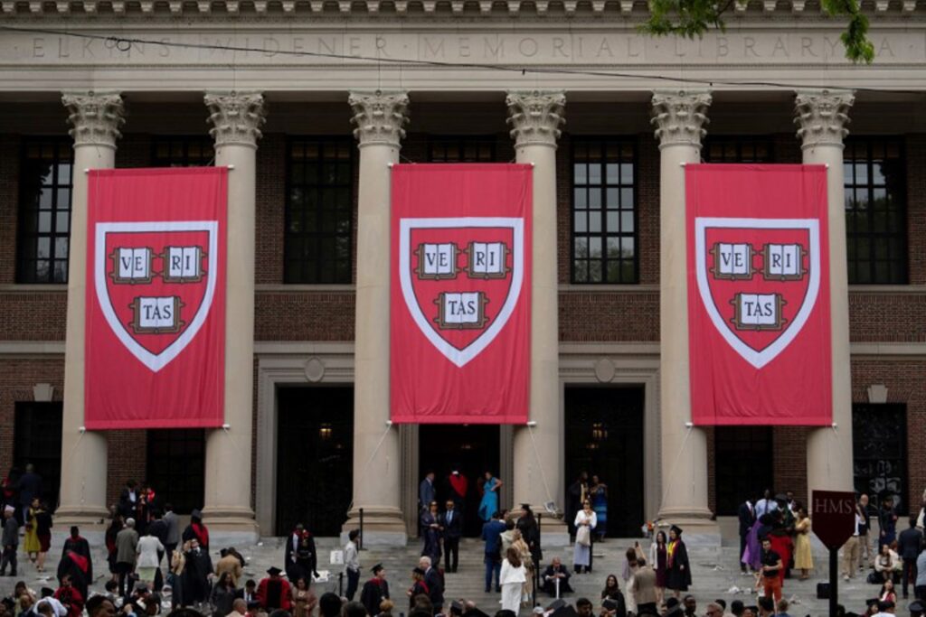 US to examine social networks of Harvard applicants