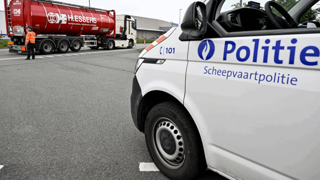 Antwerp stabbing leaves victim critically injured