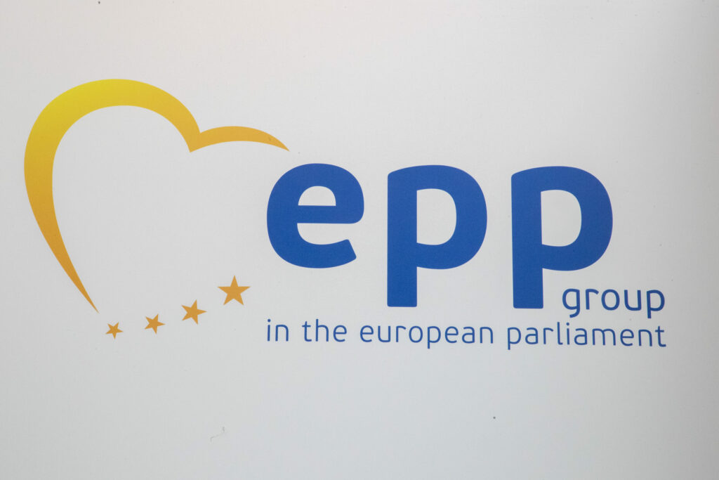 EPP blocks new ethics body in European Parliament with far-right support