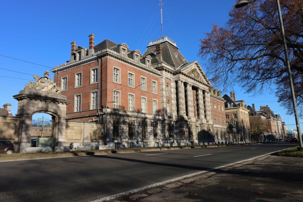 Explosion in Etterbeek after device thrown at house