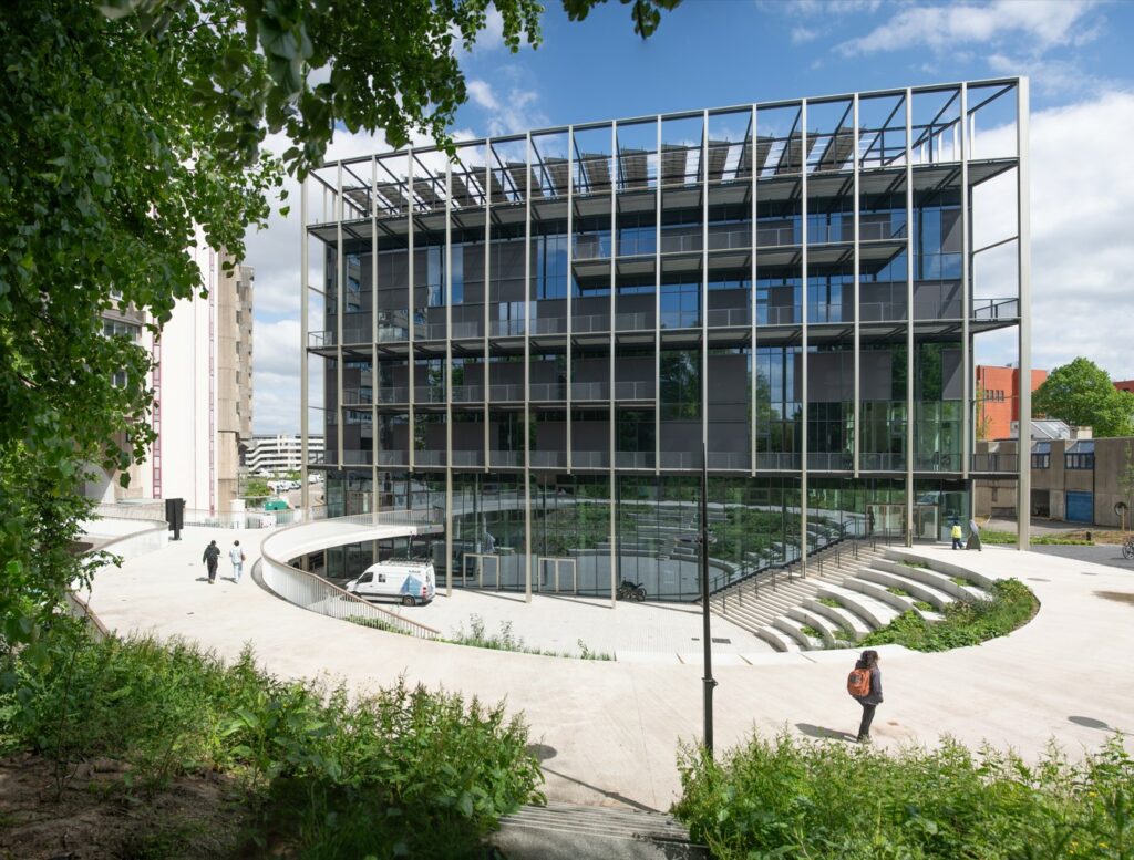 Brussels universities build 'literal bridge' to overcome language barrier