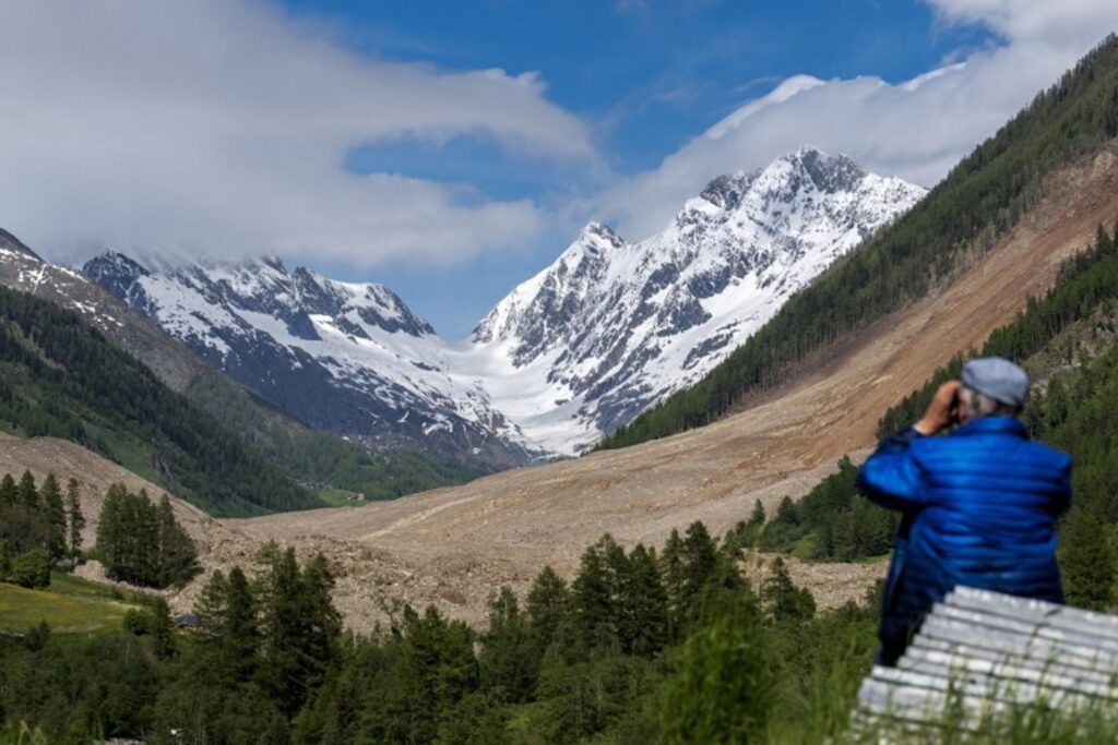 Up to 76% of the global ice mass could disappear in the next few years, research shows