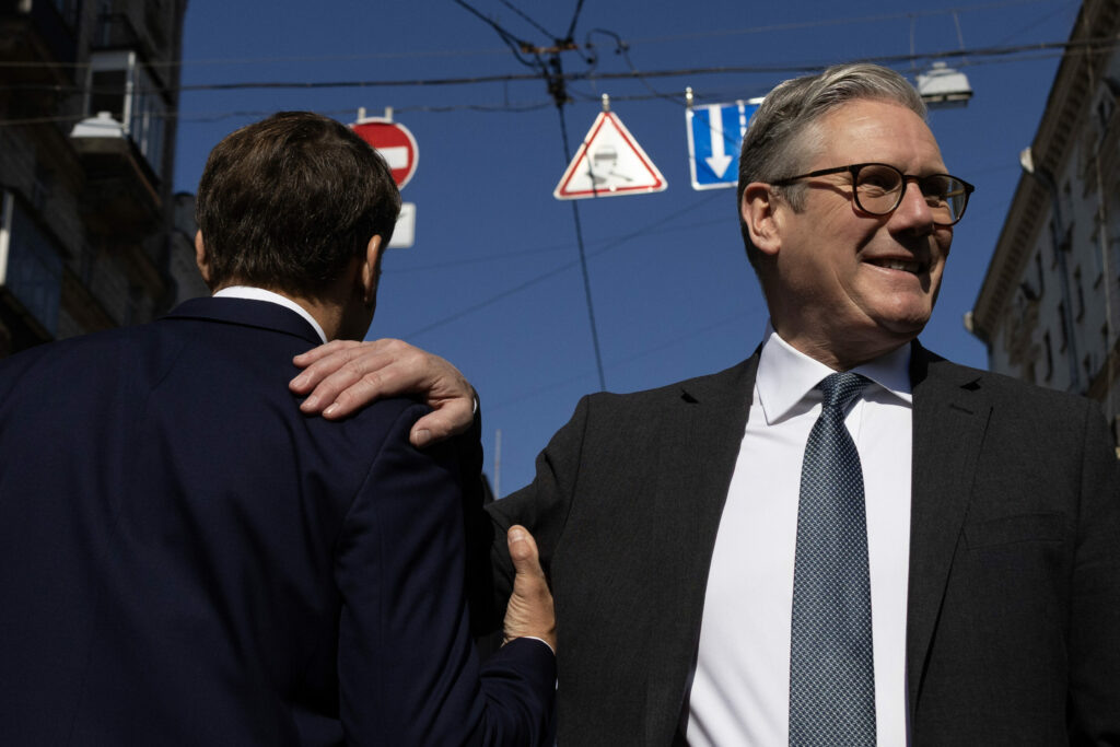 Great Brexit reset: EU and UK expected to sign defence pact in London