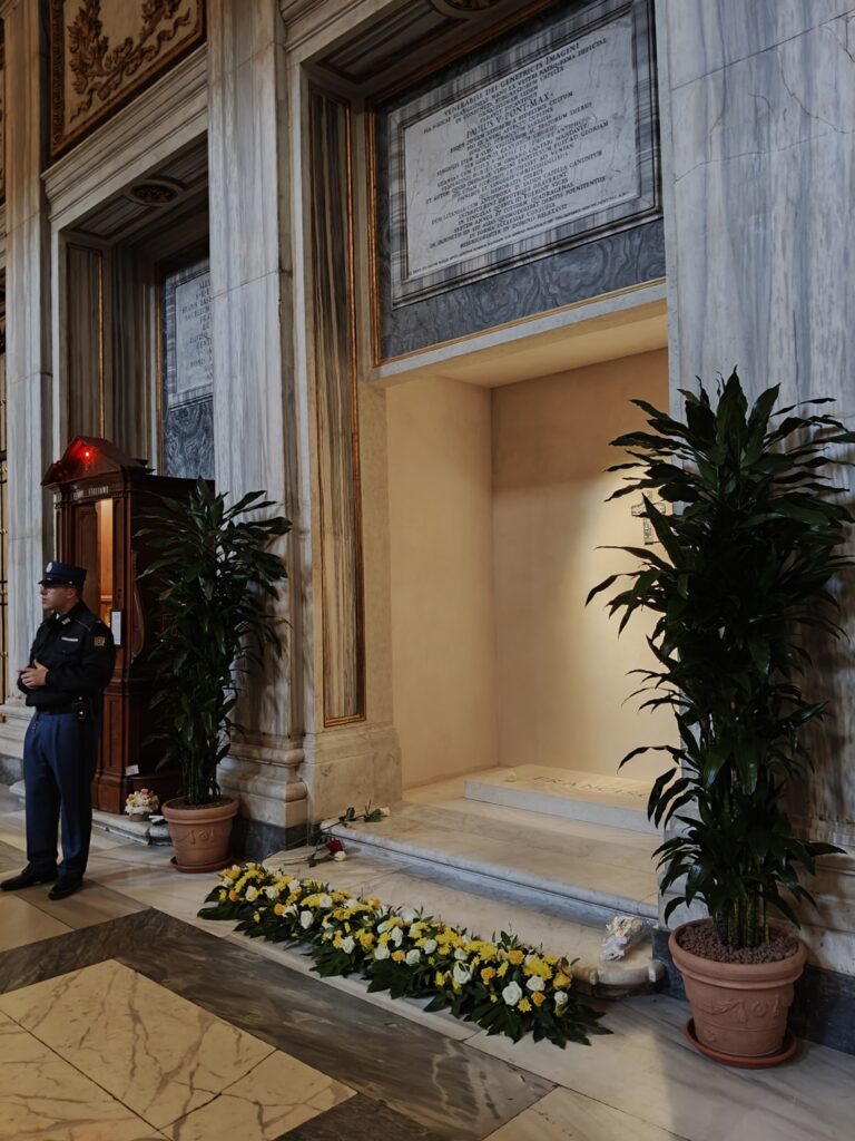 Tomb of Pope Francis still lures thousands of believers