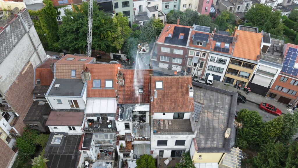 Two people injured in Ixelles house fire