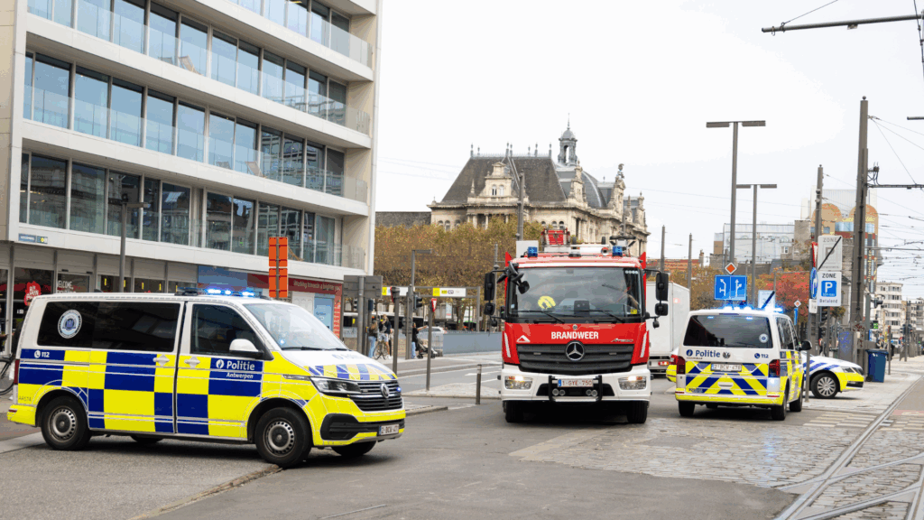 Mother and children hospitalised following Laeken fire